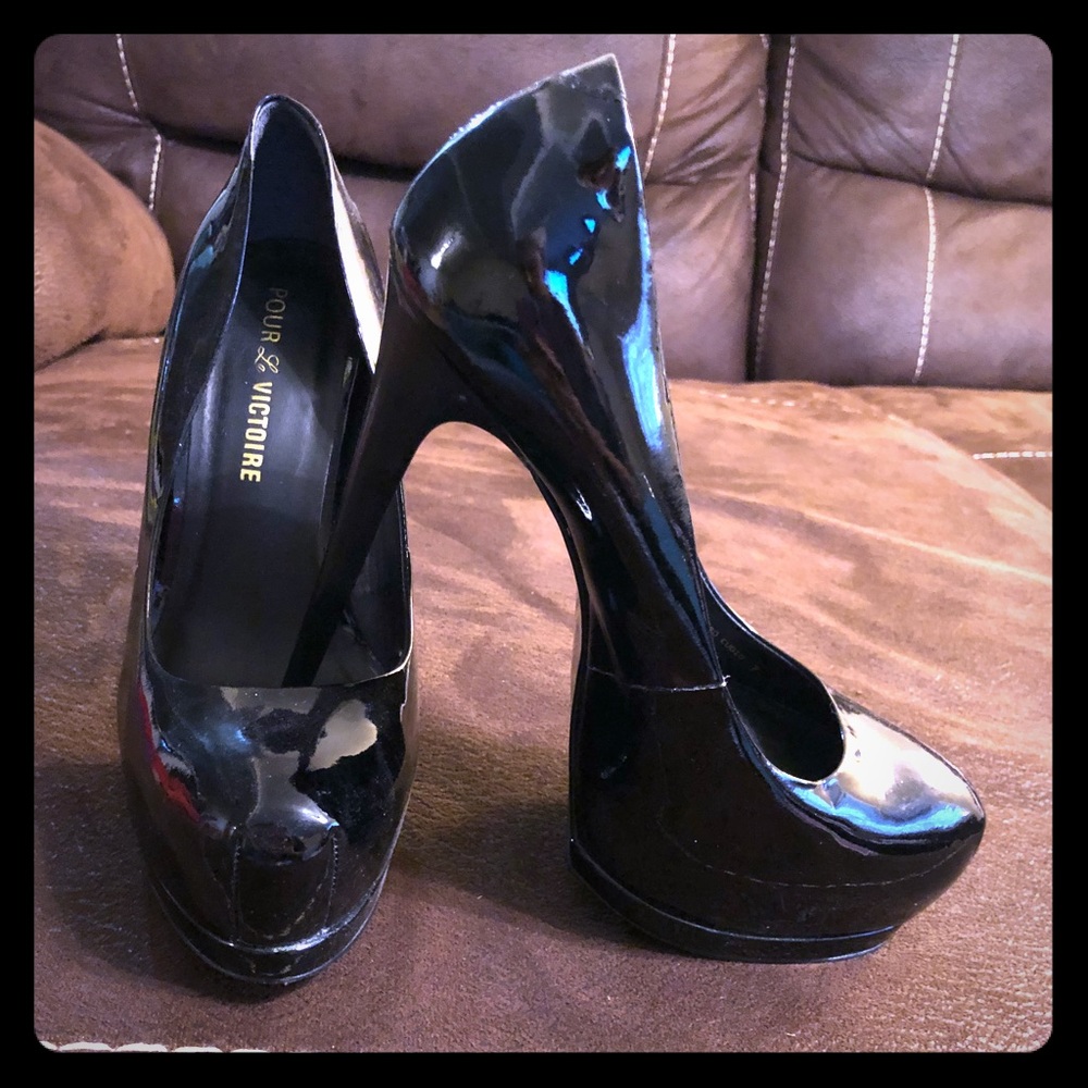 Pour La Victoire Black Patent Platforms